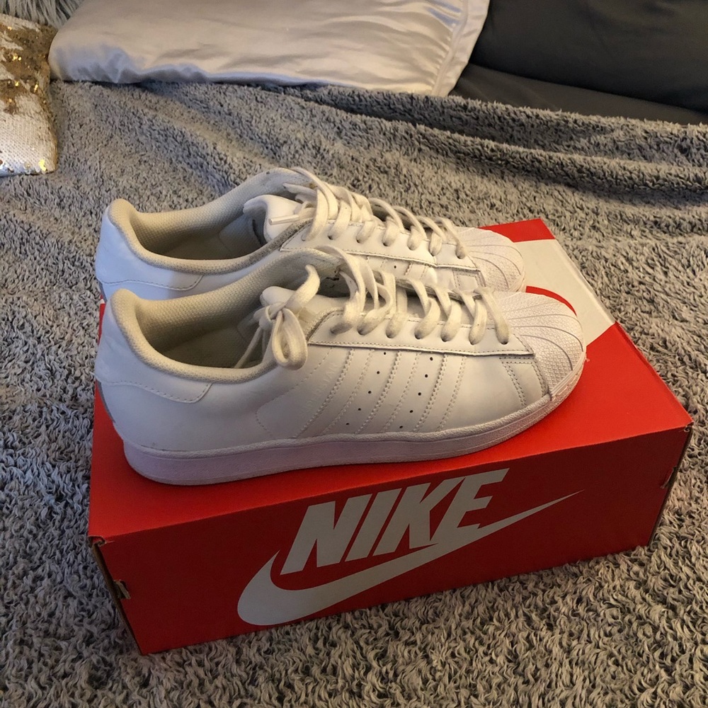 White Adidas Superstar